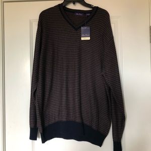 - Alan Flusser Cotton Classic V-Neck Sweater.